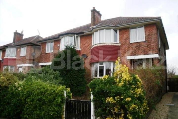 			NEW INSTRUCTION, 4 Bedroom, 1 bath, 1 reception House			 Friars Gardens, Acton